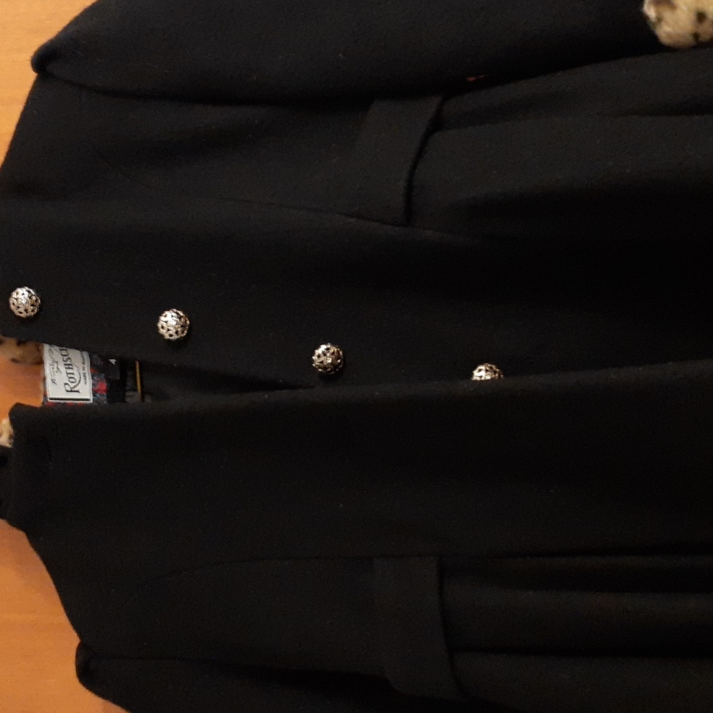Coat - Picture 5 of 8